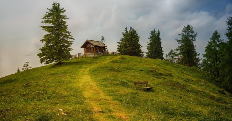 Week-end romantique en cabane insolite en forêt : 12 idées pour s'évader